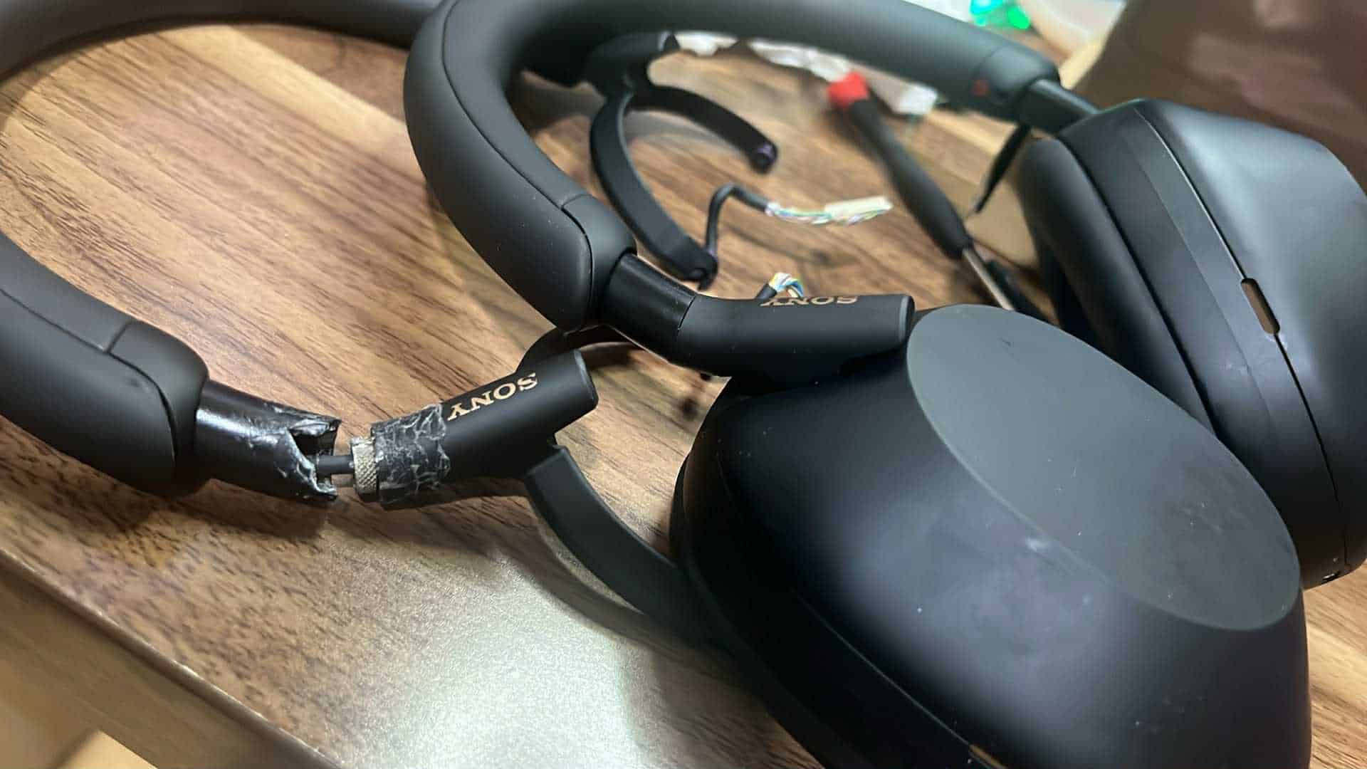 Sony WH-1000XM5 Hinge Repair Guide and Personal Tips